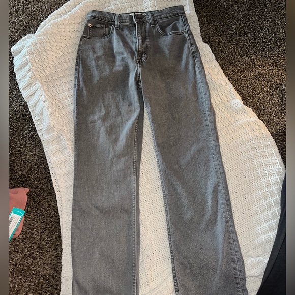 Abercrombie & Fitch the ankle straight ultra high-rise Jean in grey - Picture 2 of 5